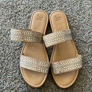 Women’s Jeweled Slide Strap Sandals. Size 8.